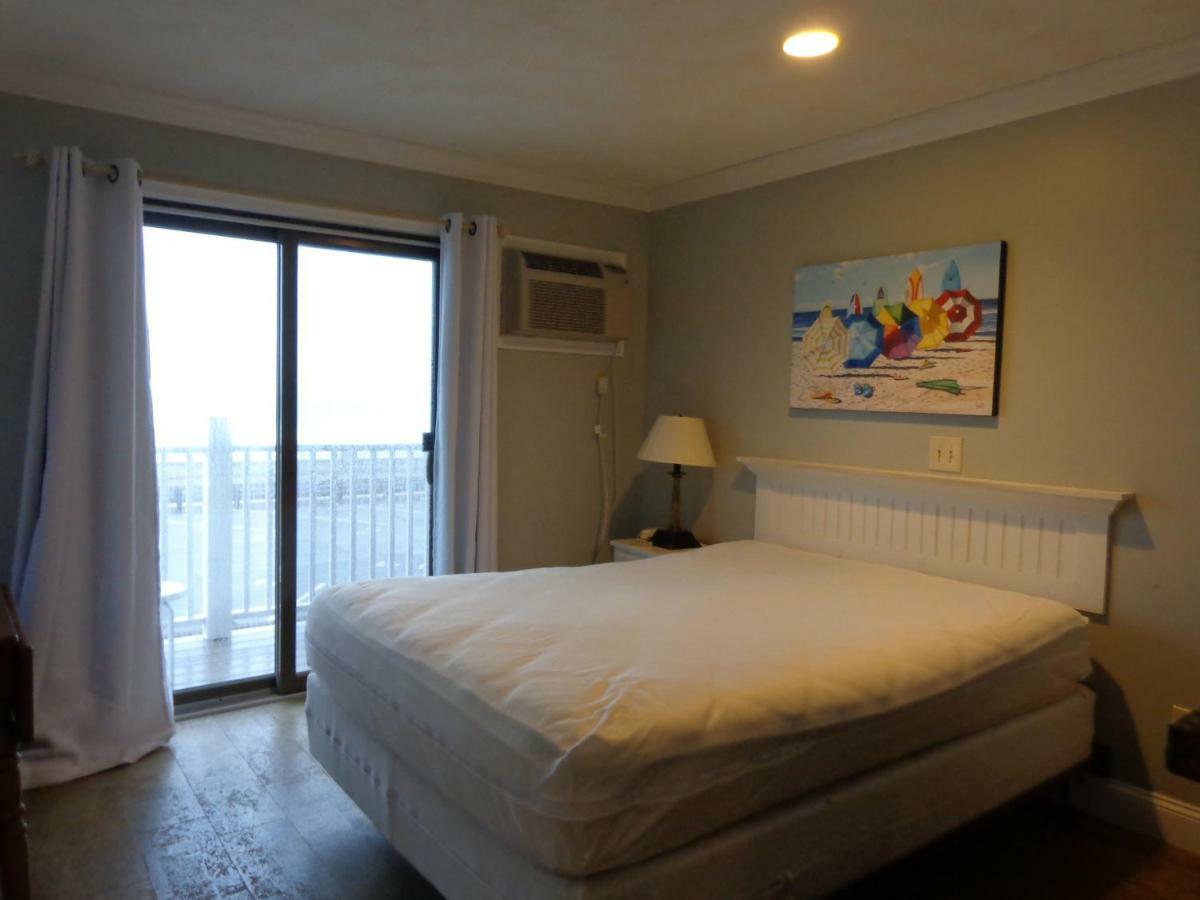 Jonathan'S On The Oceanfront Hampton Eksteriør billede